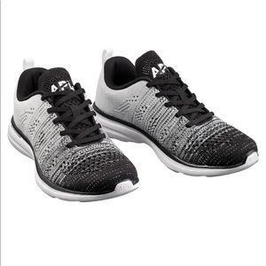 APL Women’s TechLoom Pro Sneakers - Size 7